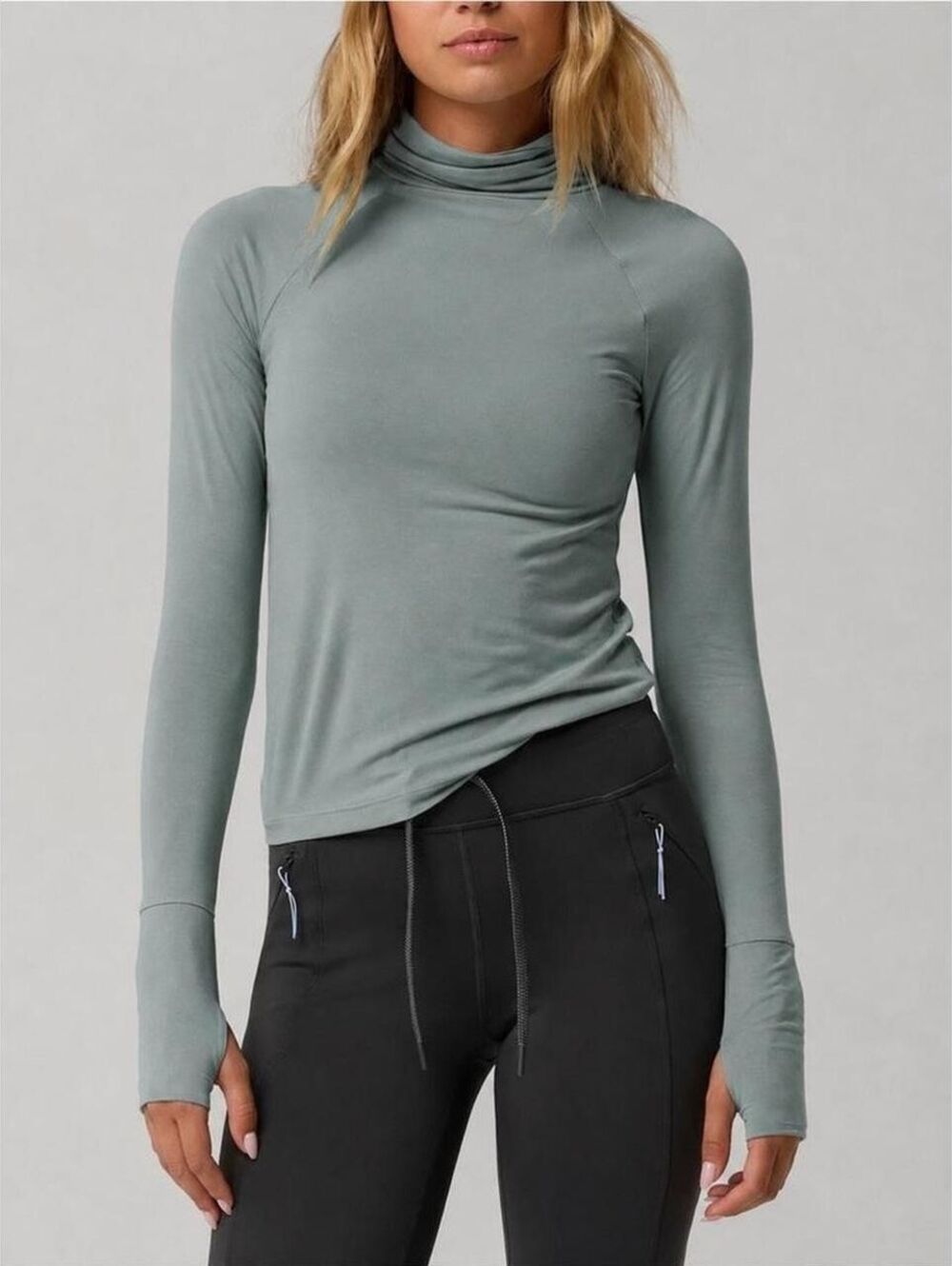 OFFLINE by Aerie Thumbs Up Long Sleeve Turtleneck Shirt Women’s Size Medium NWT